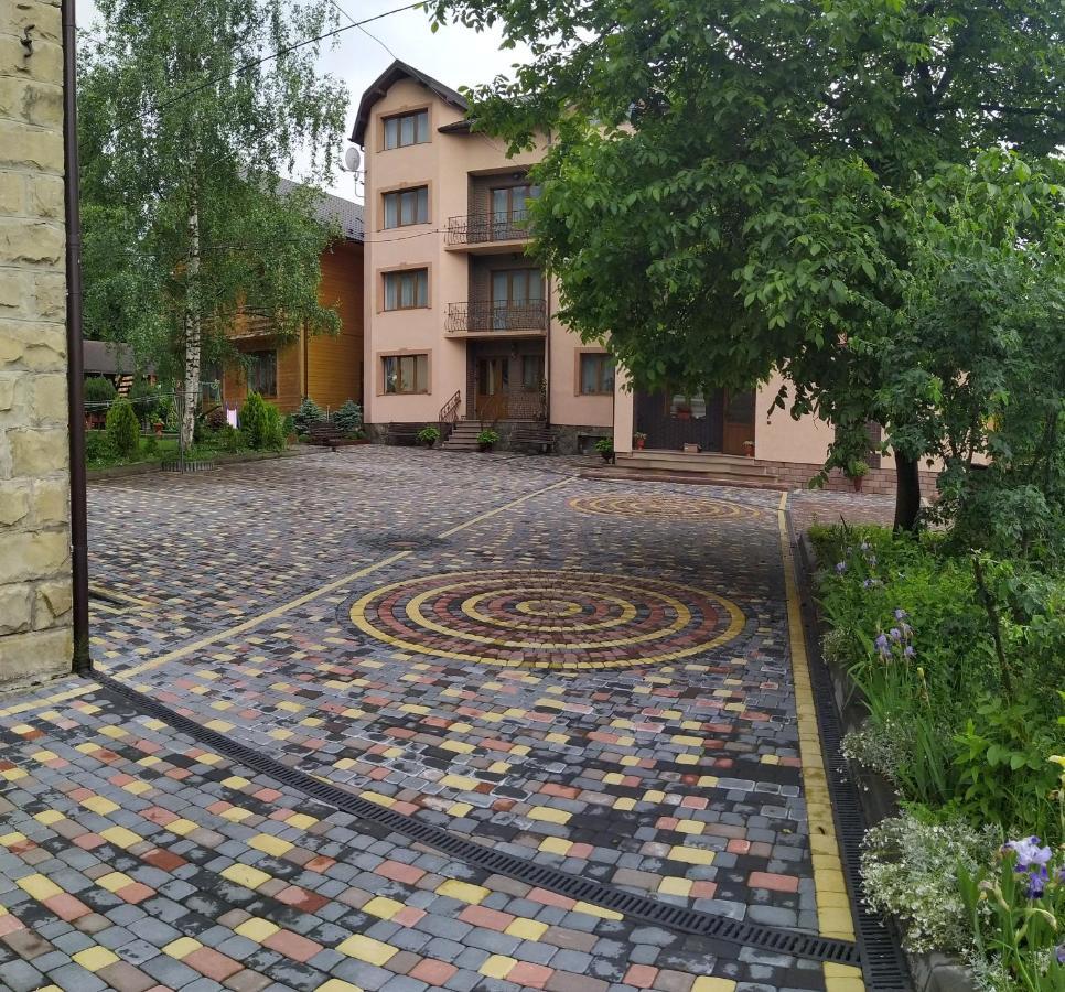 Guest House Shafran Jaremtsje Eksteriør bilde