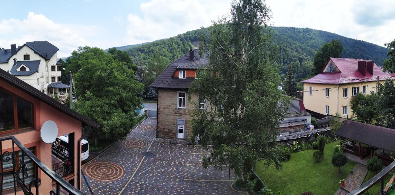 Guest House Shafran Jaremtsje Eksteriør bilde