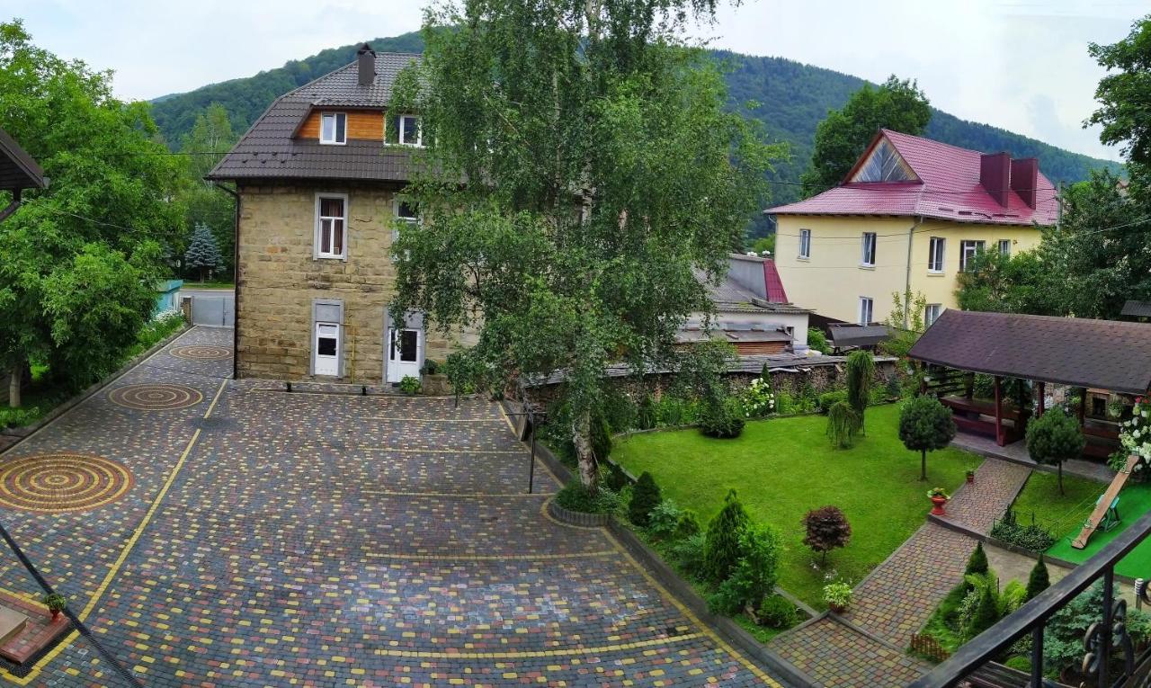 Guest House Shafran Jaremtsje Eksteriør bilde