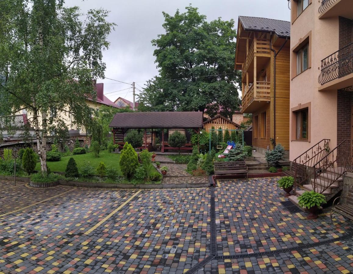 Guest House Shafran Jaremtsje Eksteriør bilde